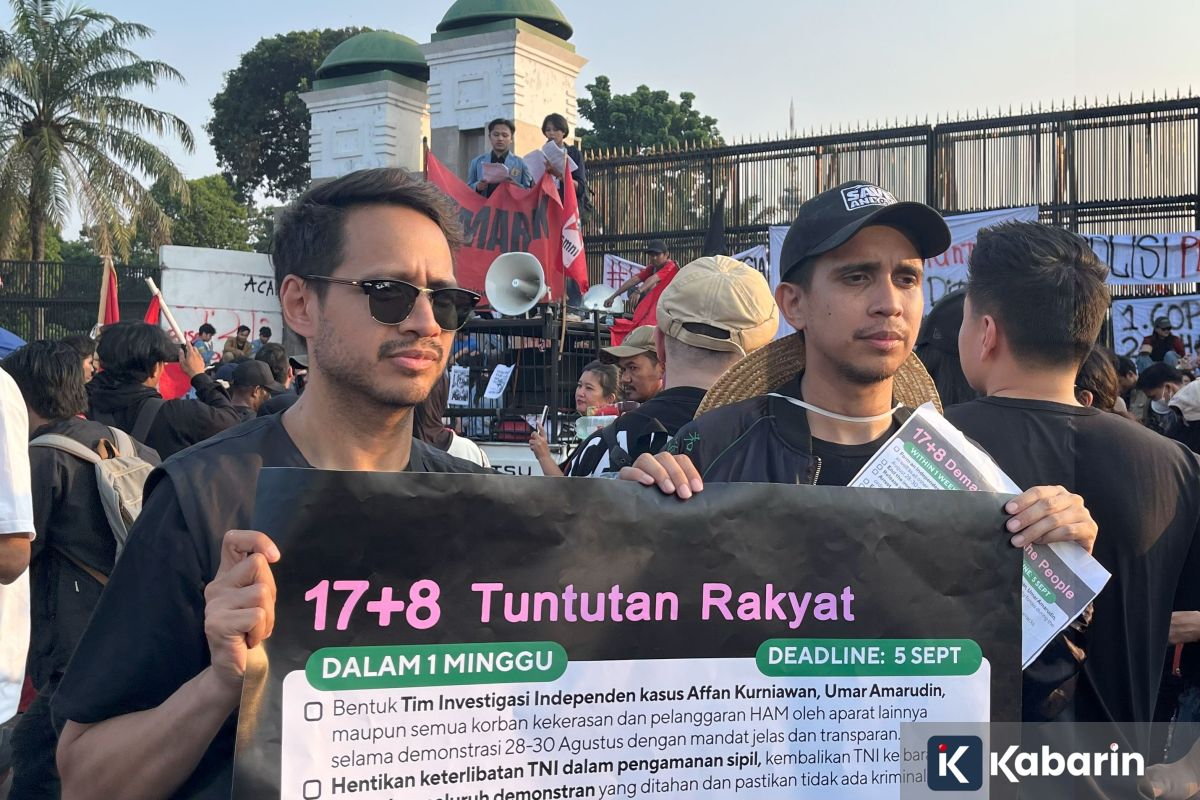 Andovi-Jovial da Lopez ikut unjuk rasa di Gedung DPR, ini pesannya