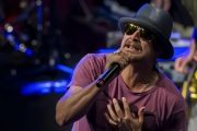 Kid Rock bawain lagu tribute buat mendiang Charlie Kirk