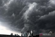 BMKG prakirakan seluruh Jakarta akan turun hujan di Minggu siang