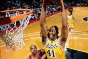 Legenda Clemson dan mantan pemain NBA Elden Campbell tutup usia
