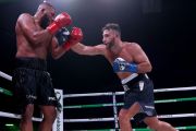 Noel Mikaelian kalahkan Badou Jack dalam rematch gelar juara dunia WBC