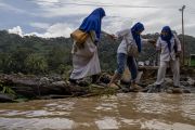 Korban banjir Padang banyak yang terkena ISPA hingga diare