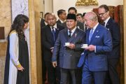 Ngobrol Santai Sambil Ngeteh, Prabowo dan Raja Charles III Bahas Konservasi