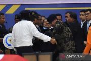 Kelelahan di Tengah Duka, Menteri KKP Pingsan Saat Pelepasan Jenazah Korban ATR