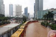 Banjir Melanda Jakarta, Sejumlah Rute Transjakarta Terkena Dampaknya