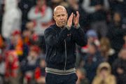 Arne Slot Percaya Diri Tetap Jadi Pelatih Liverpool Musim Depan
