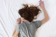 Tips Mengurangi Air Liur Berlebih saat Tidur Malam Hari