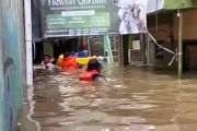 Banjir Setinggi 1,75 Meter Rendam Kebon Pala, Warga Bergegas Ngungsi