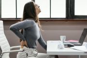 Dokter RSUI Ingatkan Nyeri Pinggang Menjalar ke Kaki Bisa Jadi Tanda Saraf Terjepit