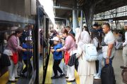 KAI Jakarta Sediakan 242 Ribu Tiket saat Libur Panjang Kenaikan Isa Almasih