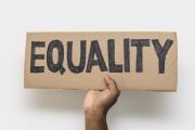 Mengubur Feodalisme dengan Sikap Mendengar dan Mempertimbangkan