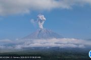 Gunung Semeru Tiga Kali Erupsi Pagi Ini, Tinggi Letusan hingga 1 Kilometer