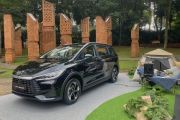 BYD M6 DM Resmi Dijual, Harga Mulai dari Rp298 Juta