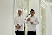 Prabowo Perintahkan Mendikdasmen Bentuk Tim Evaluasi Buku Ajar Sekolah