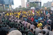 Unjuk Rasa Berlangsung Tertib, Mahasiswa Duduk Bersama Aparat saat Berorasi