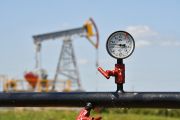 Ukraina Klaim Produksi Minyak Rusia Turun ke Level Terendah