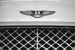 Bentley Ingin Fokus pada Pengembangan Mobil Hybrid