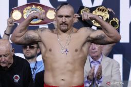 Oleksandr Usyk Targetkan Kembali Naik Ring Maret 2026