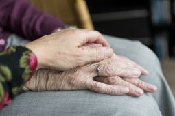Langkah-langkah untuk Menekan Risiko Demensia pada Perempuan