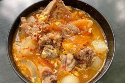 Dampak berbahaya jika keseringan makan pedas pada saluran cerna