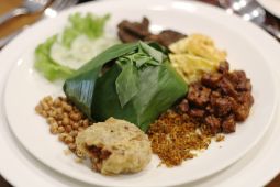 Nasi Ulam Betawi: Kuliner hasil akulturasi yang mulai sulit dicari