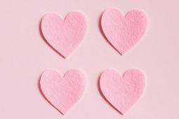 Ini Hukumnya Mencium Istri saat Berpuasa