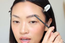 Cara menumbuhkan dan menebalkan alis secara alami pakai bahan rumahan