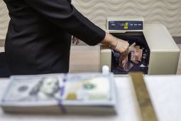 Rupiah Melemah ke Angka Rp17.483 per Dolar AS pada Selasa Pagi