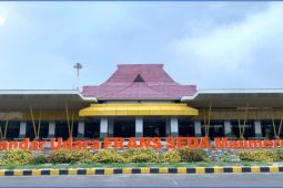 Bandara Frans Seda Ditutup Akibat Gunung Lewotobi Laki-Laki Erupsi