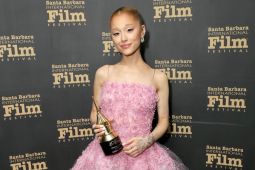 Ariana Grande isyaratkan "Eternal Sunshine" jadi tur besar terakhirnya