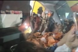 Jenazah 8 korban heli jatuh dibawa ke forensik Polda Kalsel