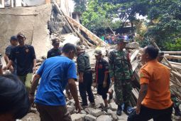Bangunan majelis ambruk saat pengajian di Bogor, tiga orang tewas