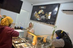 Tiga jenis emas di Pegadaian kompak turun Kamis ini