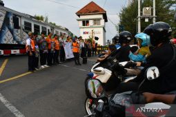 Tiga Pelajar Tewas Tertemper KA Argo Merbabu Saat Swafoto di Batang