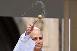 Paus Leo XIV Tak Gentar Dikecam Trump Soal Kritik Perang AS Israel di Iran