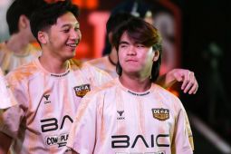 Dewa United Esports tampil makin tajam di bawah sentuhan coach Right