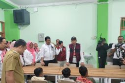 Sebanyak 50 pelajar di Sekolah Rakyat Dasar 2 Surakarta mulai kegiatan hari ini