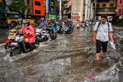 Dua RT di Pesanggrahan Jaksel banjir setelah hujan deras