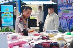Prabowo ingatkan TNI dan Polri harus selalu berdiri untuk rakyat