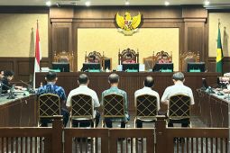 Lima petinggi perusahaan divonis 4 tahun penjara dalam kasus korupsi gula