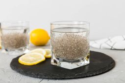 Atasi sembelit dengan coba resep simpel minuman dari biji chia dan lemon