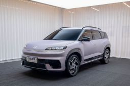 Hyundai EO resmi meluncur, SUV listrik futuristik seharga Rp280 jutaan