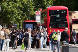Inggris resmi terapkan aturan baru yang larang warga demo di depan rumah pejabat