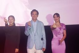 Adipati Dolken cerita cara unik dalami peran di film “What’s Up with Secretary Kim”