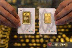 Emas Antam kembali naik awal pekan ini jadi Rp2,3 juta per gram