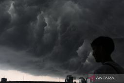 BMKG prediksi mayoritas wilayah Jakarta diselimuti awan tebal Senin pagi ini