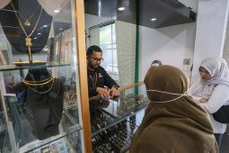 Harga emas Antam Selasa ini turun Rp29.000 jadi Rp2,322 juta per gram