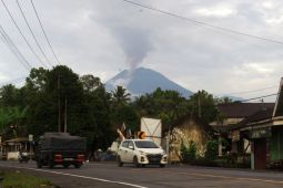 Gunung Semeru catat 32 gempa guguran dalam 6 jam terakhir