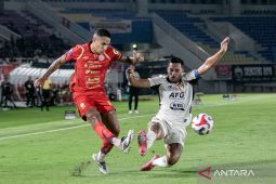 Persija comeback 3-1 atas Persik di tengah guyuran hujan