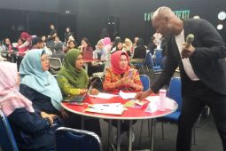 Orang tua diajak siap hadapi dunia AI agar anak tetap aman dan melek teknologi